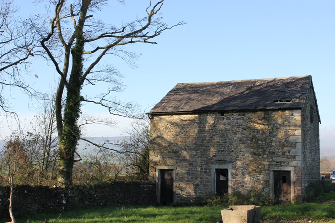 Old Barn close to Doeford Bridge